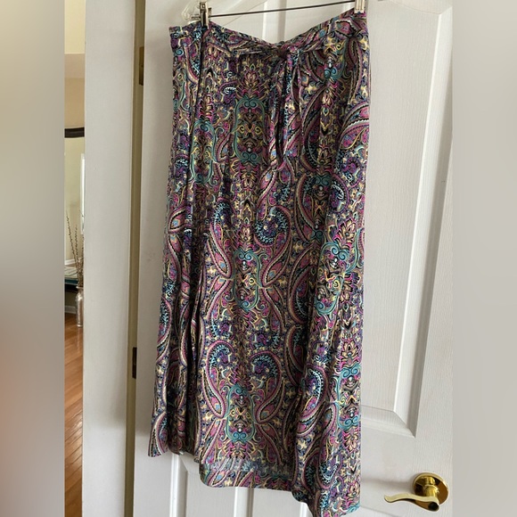 Tribal skirt fabric sewn in on the sides to make the skirt look like a wrap - Picture 1 of 4